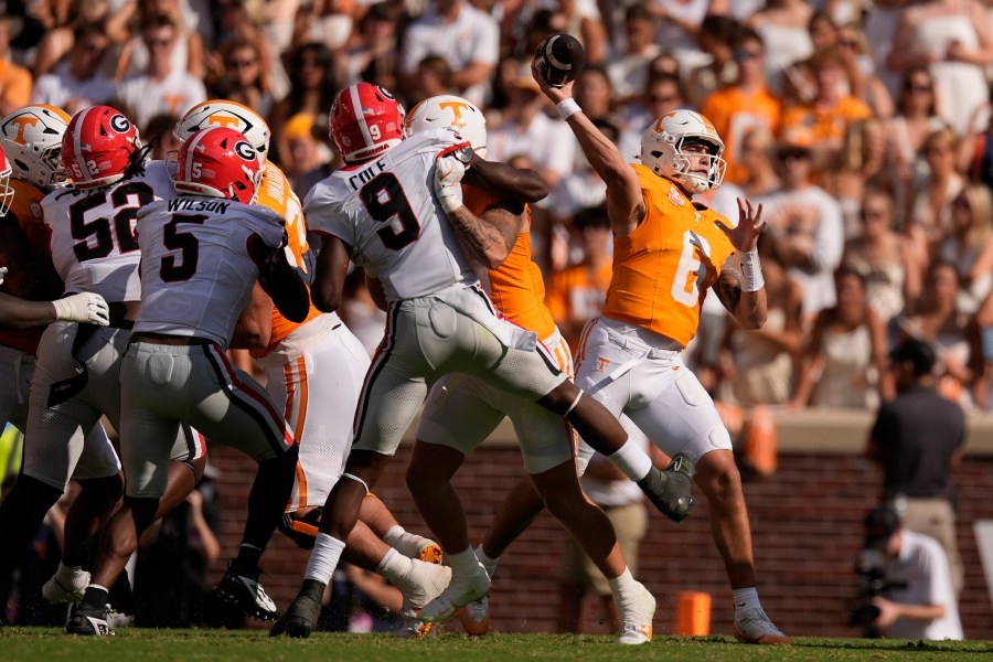 Tennessee finds first loss of season to Georgia in overtime