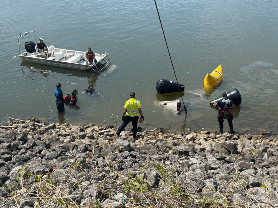 First responders recover truck from Cumberland River