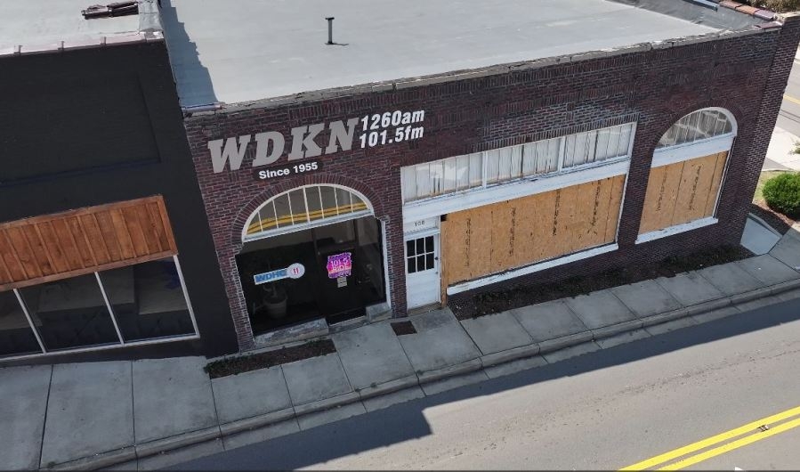 Radio station WDKN builds community in Dickson County 